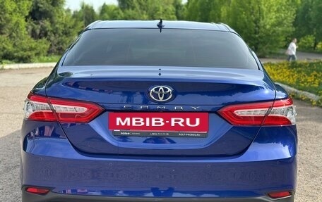 Toyota Camry, 2021 год, 3 100 000 рублей, 6 фотография