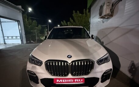 BMW X5, 2019 год, 6 050 000 рублей, 2 фотография