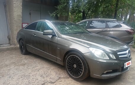 Mercedes-Benz E-Класс, 2010 год, 1 400 000 рублей, 3 фотография