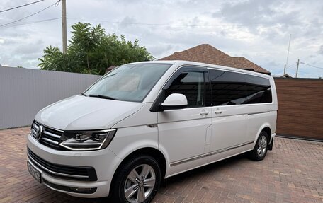 Volkswagen Multivan T6 рестайлинг, 2018 год, 4 200 000 рублей, 3 фотография