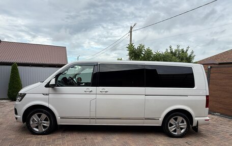 Volkswagen Multivan T6 рестайлинг, 2018 год, 4 200 000 рублей, 5 фотография