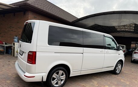 Volkswagen Multivan T6 рестайлинг, 2018 год, 4 200 000 рублей, 6 фотография