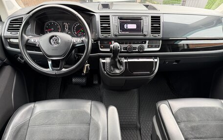 Volkswagen Multivan T6 рестайлинг, 2018 год, 4 200 000 рублей, 11 фотография