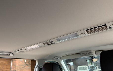 Volkswagen Multivan T6 рестайлинг, 2018 год, 4 200 000 рублей, 17 фотография