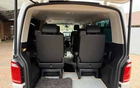 Volkswagen Multivan T6 рестайлинг, 2018 год, 4 200 000 рублей, 18 фотография