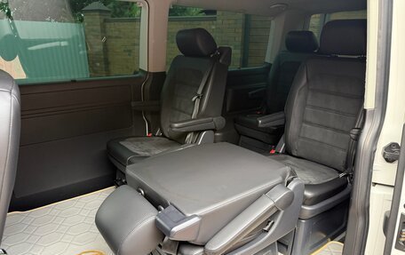 Volkswagen Multivan T6 рестайлинг, 2018 год, 4 200 000 рублей, 19 фотография