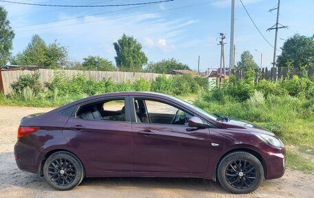 Hyundai Solaris II рестайлинг, 2013 год, 640 000 рублей, 2 фотография