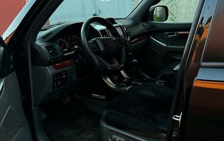 Toyota Land Cruiser Prado 120 рестайлинг, 2004 год, 1 600 000 рублей, 13 фотография