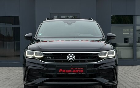 Volkswagen Tiguan II, 2023 год, 3 595 000 рублей, 2 фотография