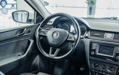 Skoda Rapid I, 2015 год, 642 000 рублей, 10 фотография