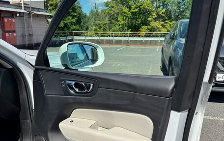Volvo XC60 II, 2018 год, 3 200 000 рублей, 21 фотография