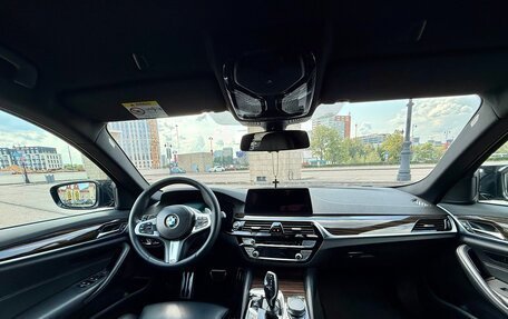 BMW 5 серия, 2018 год, 3 800 000 рублей, 11 фотография