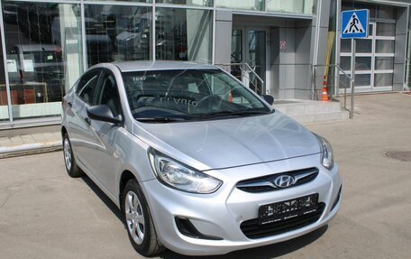 Hyundai Solaris II рестайлинг, 2013 год, 595 000 рублей, 3 фотография