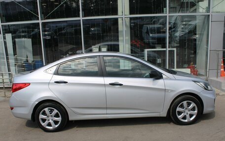 Hyundai Solaris II рестайлинг, 2013 год, 595 000 рублей, 4 фотография