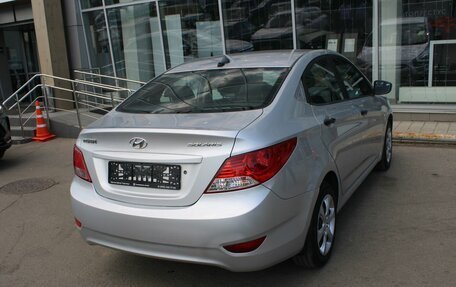 Hyundai Solaris II рестайлинг, 2013 год, 595 000 рублей, 5 фотография