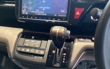 Honda Stepwgn IV, 2016 год, 1 270 000 рублей, 16 фотография
