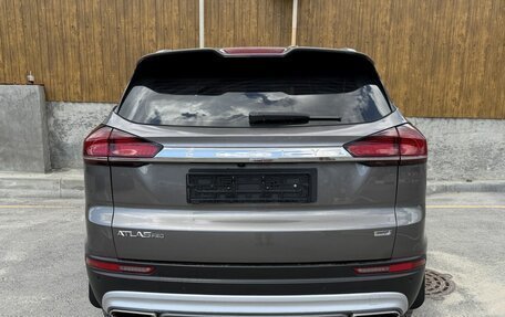 Geely Atlas, 2022 год, 1 700 000 рублей, 5 фотография