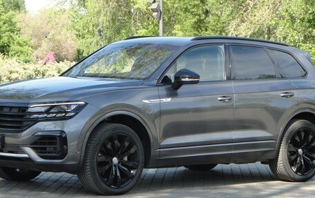 Volkswagen Touareg III, 2018 год, 4 650 000 рублей, 1 фотография