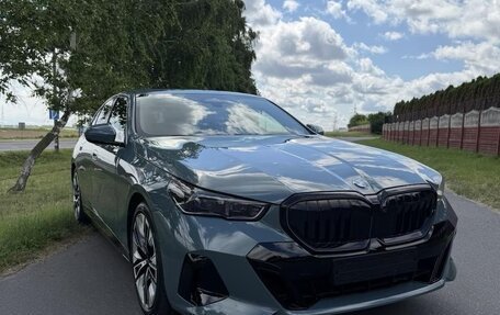 BMW 5 серия, 2023 год, 5 550 000 рублей, 2 фотография