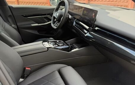 BMW 5 серия, 2023 год, 5 550 000 рублей, 10 фотография