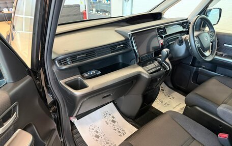 Honda Stepwgn IV, 2021 год, 2 599 900 рублей, 12 фотография