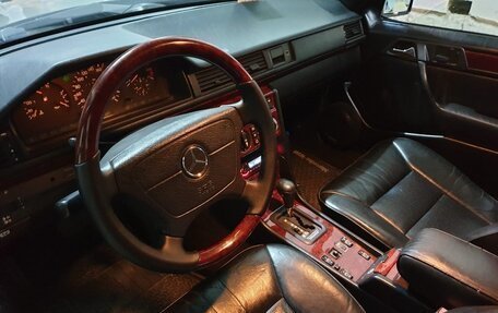 Mercedes-Benz E-Класс, 1993 год, 2 500 000 рублей, 11 фотография