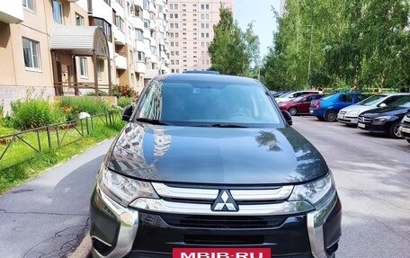 Mitsubishi Outlander III рестайлинг 3, 2016 год, 1 700 000 рублей, 5 фотография