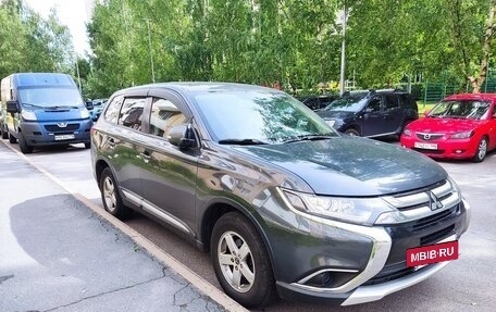 Mitsubishi Outlander III рестайлинг 3, 2016 год, 1 700 000 рублей, 6 фотография