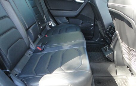 Volkswagen Touareg III, 2018 год, 4 650 000 рублей, 10 фотография