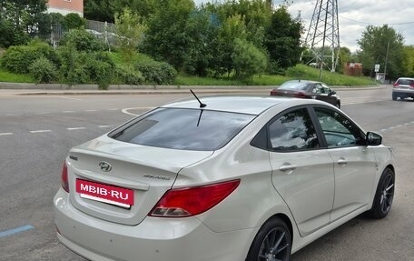 Hyundai Solaris II рестайлинг, 2015 год, 980 000 рублей, 4 фотография