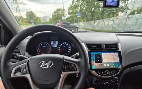 Hyundai Solaris II рестайлинг, 2015 год, 980 000 рублей, 16 фотография