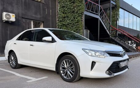 Toyota Camry, 2016 год, 2 060 000 рублей, 2 фотография