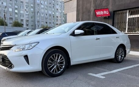 Toyota Camry, 2016 год, 2 060 000 рублей, 3 фотография