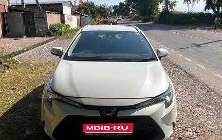Toyota Corolla, 2021 год, 1 650 000 рублей, 3 фотография