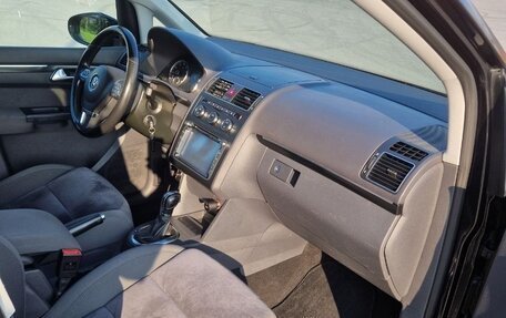 Volkswagen Touran III, 2013 год, 1 490 000 рублей, 11 фотография