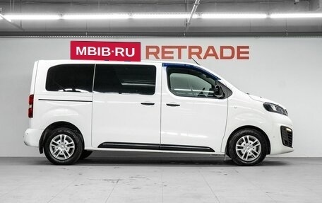 Opel Zafira Life I, 2021 год, 3 190 000 рублей, 5 фотография