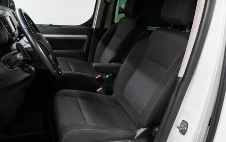 Opel Zafira Life I, 2021 год, 3 190 000 рублей, 14 фотография