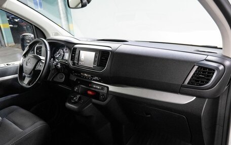 Opel Zafira Life I, 2021 год, 3 190 000 рублей, 18 фотография