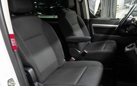 Opel Zafira Life I, 2021 год, 3 190 000 рублей, 19 фотография