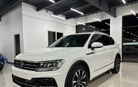 Volkswagen Tiguan II, 2020 год, 3 900 000 рублей, 1 фотография