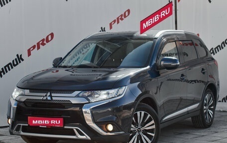Mitsubishi Outlander III рестайлинг 3, 2019 год, 2 325 000 рублей, 1 фотография
