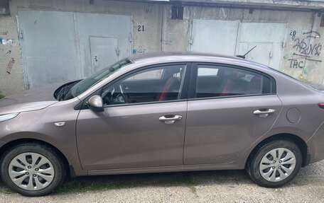 KIA Rio IV, 2018 год, 1 450 000 рублей, 3 фотография