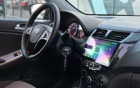 Hyundai Solaris II рестайлинг, 2011 год, 740 000 рублей, 10 фотография