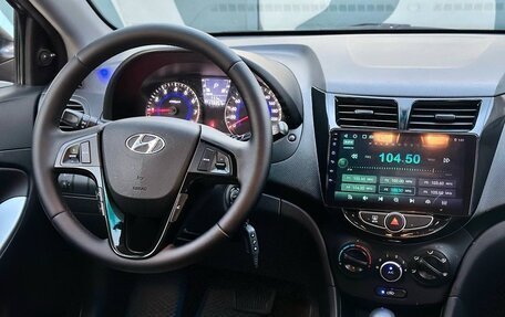 Hyundai Solaris II рестайлинг, 2011 год, 740 000 рублей, 11 фотография