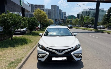 Toyota Camry, 2021 год, 3 100 000 рублей, 2 фотография