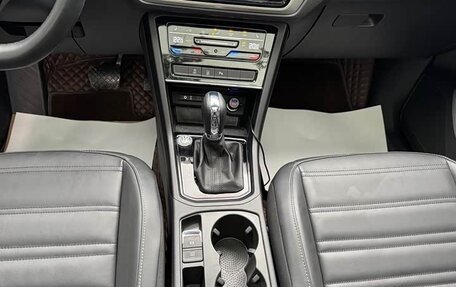 Volkswagen Touran III, 2022 год, 2 250 000 рублей, 10 фотография