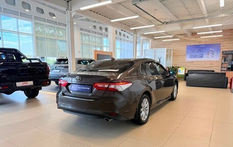 Toyota Camry, 2018 год, 2 899 900 рублей, 6 фотография