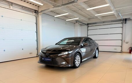 Toyota Camry, 2018 год, 2 899 900 рублей, 2 фотография