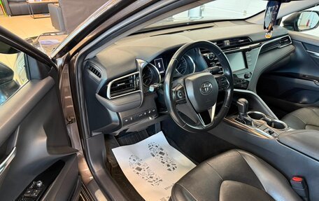 Toyota Camry, 2018 год, 2 899 900 рублей, 10 фотография