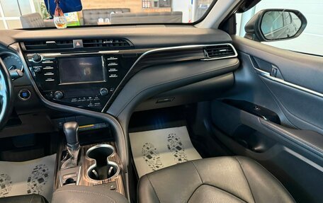 Toyota Camry, 2018 год, 2 899 900 рублей, 15 фотография
